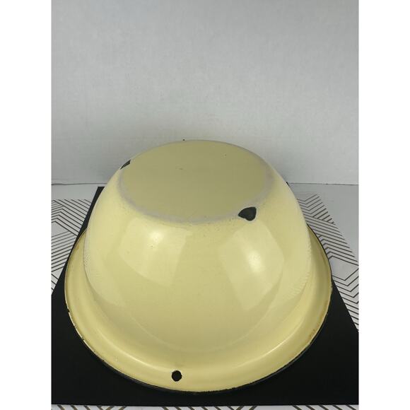 Vintage Enamelware Yellow Bowl Black Rim Farmhouse Country Cookware 12x4.5” - Picture 6 of 6